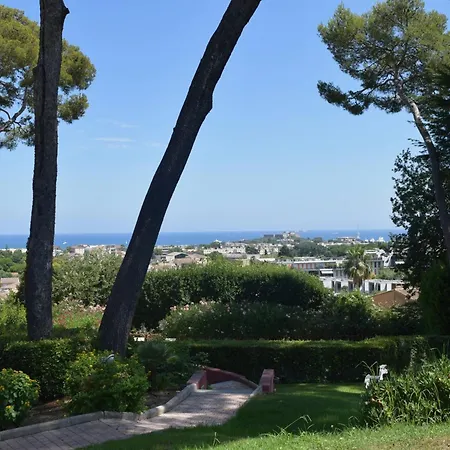 Apartmán Vue Rez-de-jardin Piscine Antibes