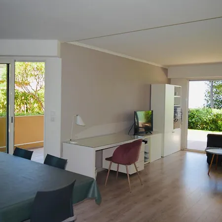 Apartmán Vue Rez-de-jardin Piscine Antibes