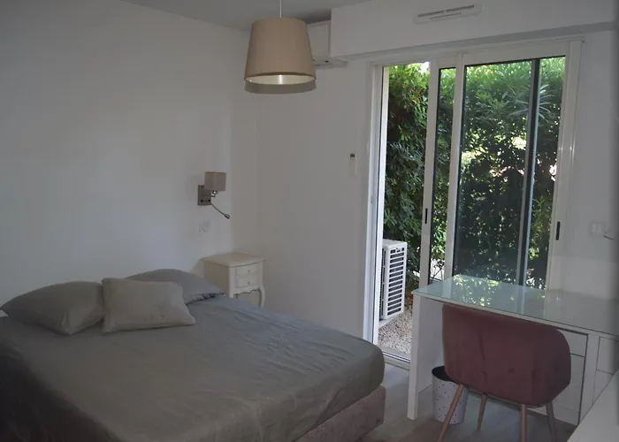 Apartmán Vue Rez-de-jardin Piscine *