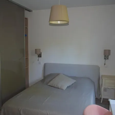 Апартаменты Vue Rez-de-jardin Piscine